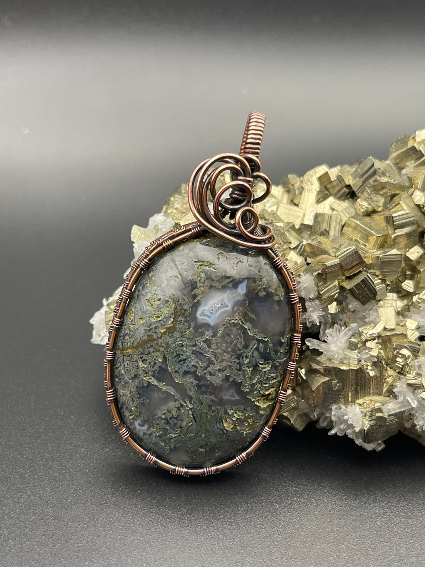 Oregon Green Moss Agate Pendant in Antiqued Copper Wire