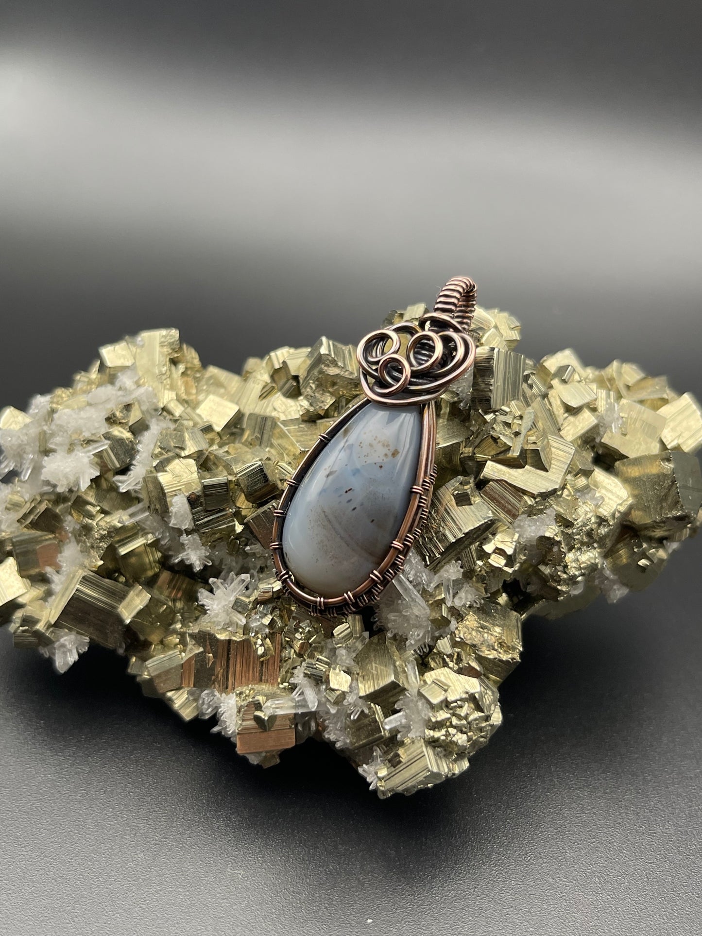 Montana Agate in Antiqued Copper Wire